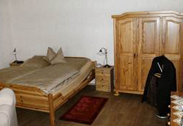 20120326 Schlafzimmer Ferienwohnung